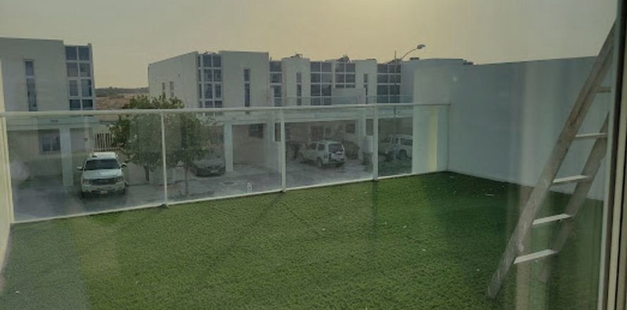 Townhouse in Dubai 4 bedrooms, 181 sq.m. № 135327