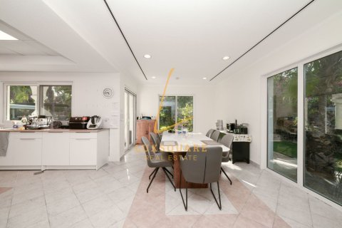 Villa à Green Community West, Green Community, Dubai, 5 chambres, 882 m², № 112337 - photo 6