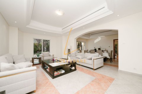 Villa à Green Community West, Green Community, Dubai, 5 chambres, 882 m², № 112337 - photo 2
