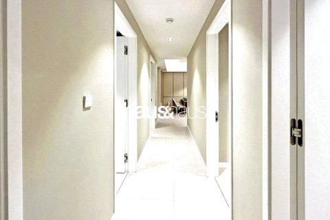 Appartement à Dubai, 2 chambres, 128 m², № 44141 - photo 2