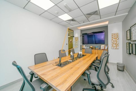 Office in Bay Square, Business Bay, Dubai 181 sq.m. № 105628 - photo 11