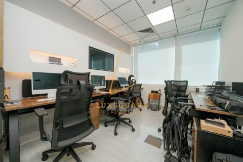Office in Bay Square, Business Bay, Dubai 181 sq.m. № 105628 - photo 20