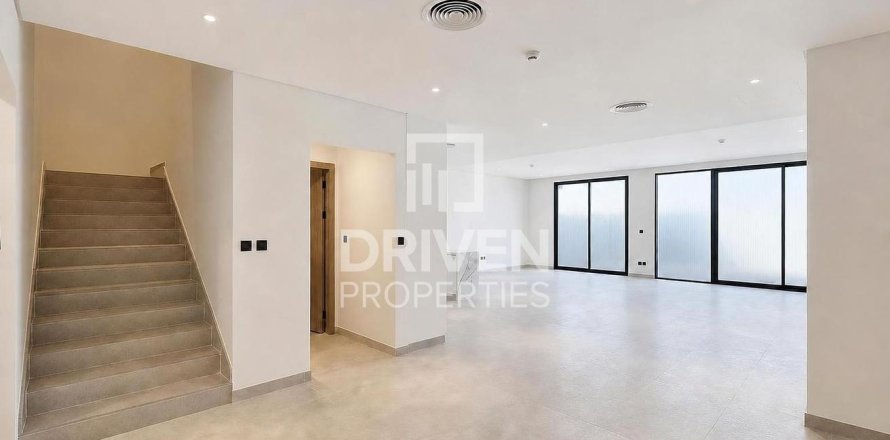 Townhouse in Dubai 3 bedrooms, 232.63 sq.m. № 140792