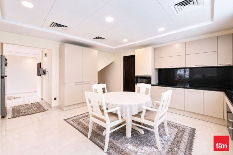 Купить виллу в Meydan, Дубай: 4 спальни, 307.5м², № 109816 - фото 7