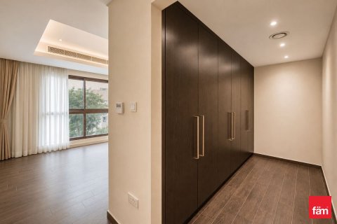 Купить виллу в Meydan, Дубай: 4 спальни, 307.5м², № 109816 - фото 25