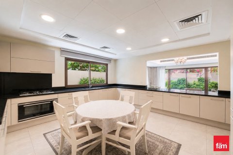 Купить виллу в Meydan, Дубай: 4 спальни, 307.5м², № 109816 - фото 5