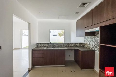 Снять в аренду таунхаус в Дубае: 3 спальни, 160.1м², № 109818 - фото 4