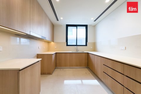 Villa in Dubai 4 bedrooms, 439.1 sq.m. № 93746 - photo 4