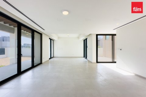 Villa in Dubai 4 bedrooms, 439.1 sq.m. № 93746 - photo 2