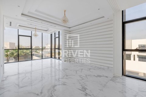 Villa in Al Barsha South, Al Barsha, Dubai 6 bedrooms, 2148.38 sq.m. № 127245 - photo 12