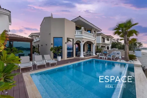 Villa in Palm Jumeirah, Dubai 3 bedrooms, 511 sq.m. № 122556