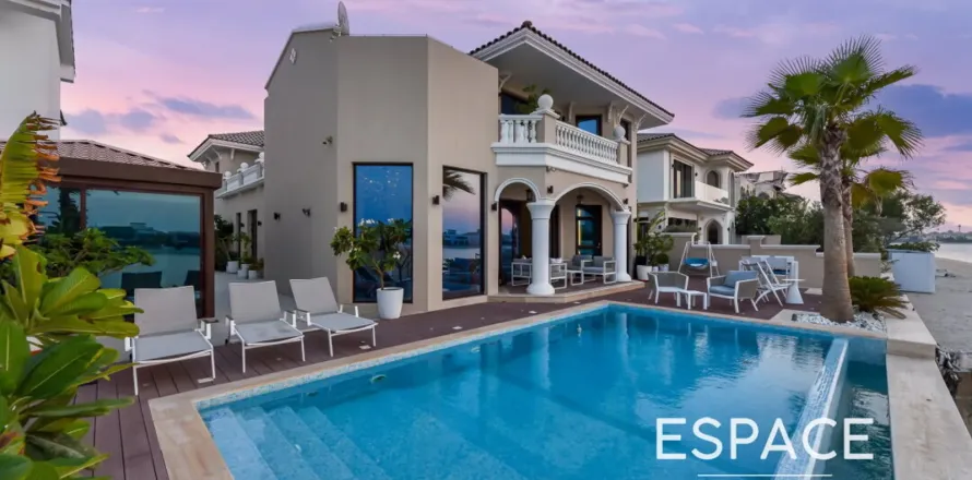 Villa in Palm Jumeirah, Dubai 3 bedrooms, 511 sq.m. № 122556