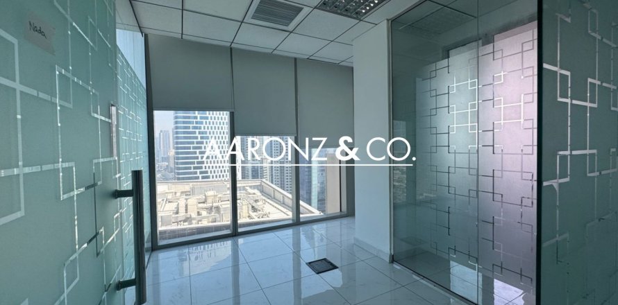 Oficina en Business Bay, Dubai, 177 m², № 56084