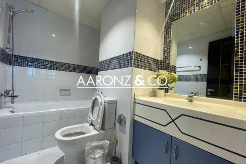 Apartment in Jumeirah Lake Towers, Dubai 1 bedroom, 81 sq.m. № 56085 - photo 8