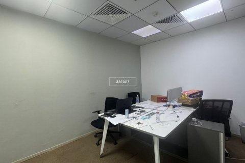 Снять в аренду офис в Бизнес-Бэе, Дубай: 74.3м², № 56081 - фото 3