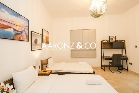 Apartment in KG Tower, Dubai Marina, Dubai 3 bedrooms, 257 sq.m. № 94549 - photo 14