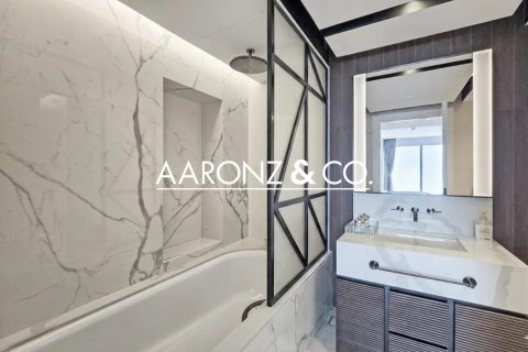 Apartment in Jumeirah Lake Towers, Dubai 1 bedroom, 75 sq.m. № 94545 - photo 10