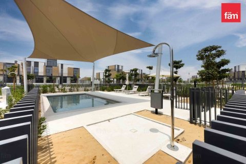 Снять в аренду таунхаус в Дубае: 3 спальни, 168м², № 64089 - фото 7