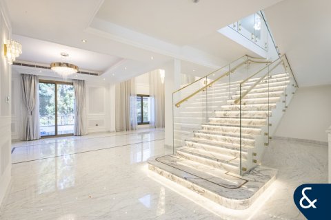 Villa en Jumeirah Islands, Dubai, 4 dormitorios, 557 m², № 79131 - foto 1