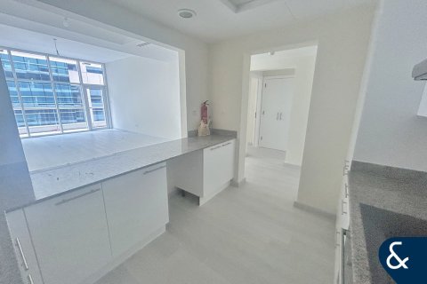 Снять в аренду квартиру в Bay Square, Бизнес-Бэй, Дубай: 1 спальня, 106м², № 79143 - фото 5