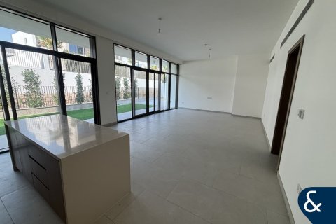 Villa en Al Furjan, Dubai, 4 dormitorios, 402 m², № 79130 - foto 2