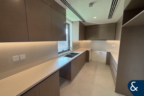 Villa en Al Furjan, Dubai, 4 dormitorios, 402 m², № 79130 - foto 3