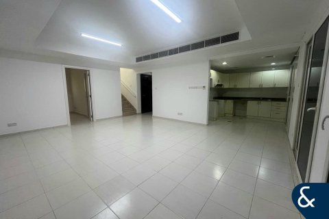 Снять в аренду виллу в Springs 8, The Springs, Дубай: 3 спальни, 255м², № 79140 - фото 2