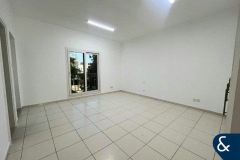 Снять в аренду виллу в Springs 8, The Springs, Дубай: 3 спальни, 255м², № 79140 - фото 3