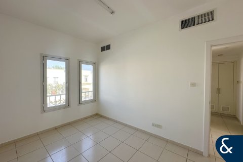 Villa in Springs 8, The Springs, Dubai 3 bedrooms, 255 sq.m. № 79140 - photo 11
