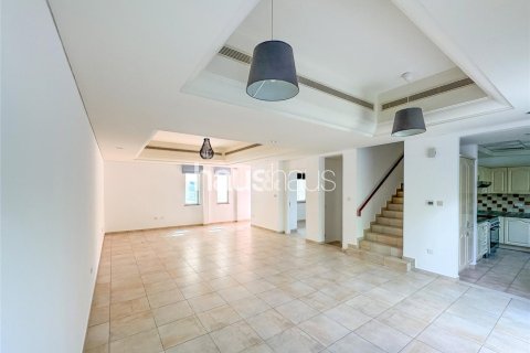 Townhouse in Dubai Sports City, Dubai 4 bedrooms, 232 sq.m. № 44753 - photo 6