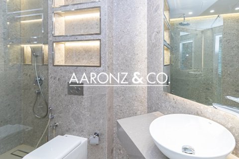 Apartment in Dubai Marina, Dubai 2 bedrooms, 111 sq.m. № 89089 - photo 10