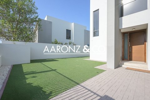 Villa in Dubai Hills Estate, Dubai 5 bedrooms, 577 sq.m. № 89088 - photo 23