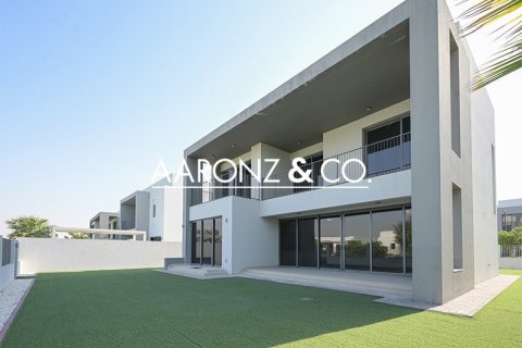 Villa in Dubai Hills Estate, Dubai 5 bedrooms, 577 sq.m. № 89088 - photo 4