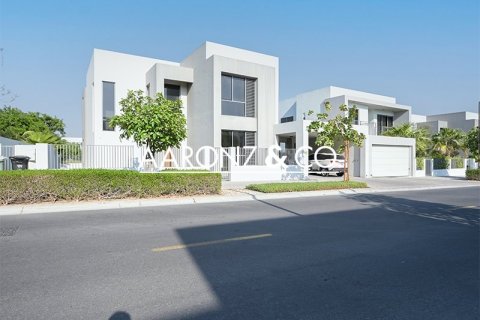 Villa in Dubai Hills Estate, Dubai 5 bedrooms, 577 sq.m. № 89088 - photo 3