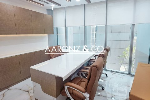 Office in Jumeirah Lake Towers, Dubai 107 sq.m. № 89090