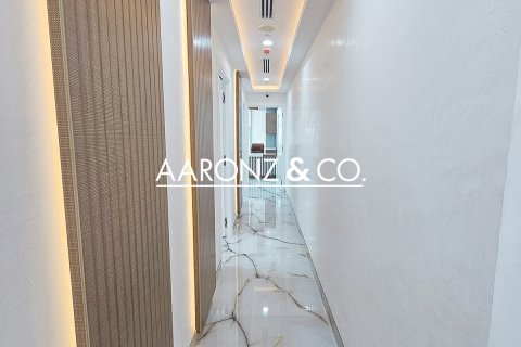 Bureau à Jumeirah Lake Towers, Dubai, 107 m², № 89090 - photo 8