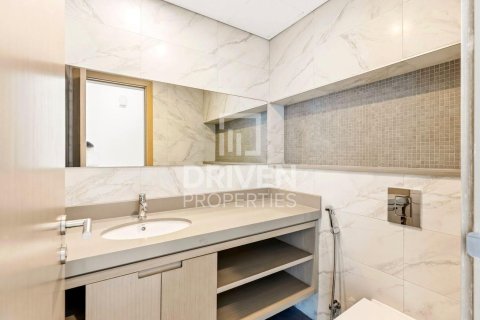 Apartment in Al Satwa, Dubai 2 bedrooms, 179.95 sq.m. № 128191 - photo 16