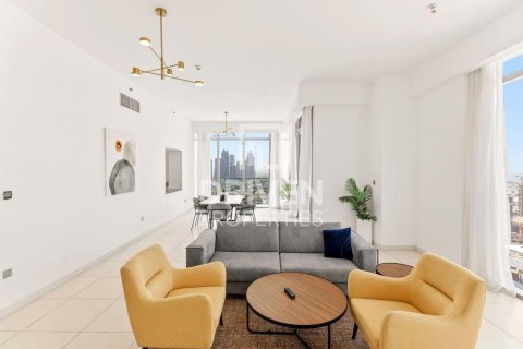 Apartment in Al Satwa, Dubai 2 bedrooms, 179.95 sq.m. № 128191 - photo 6