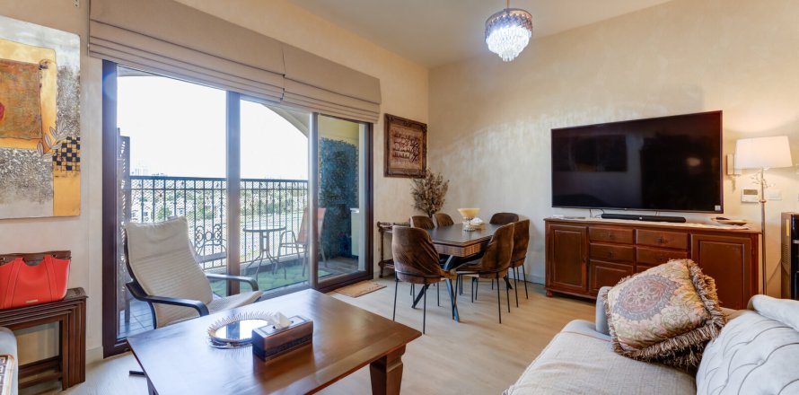 Квартира в Дубае, 2 спальни, 127м², № 102314