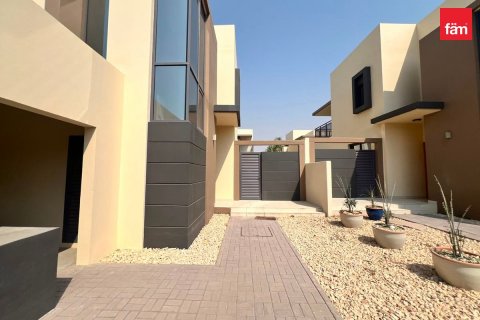 Villa in Dubai Hills Estate, Dubai 4 bedrooms, 274.9 sq.m. № 124551 - photo 4