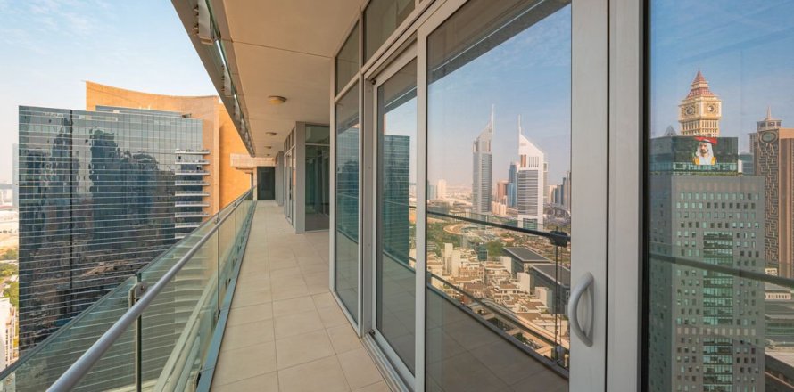 Apartment in DIFC, Dubai 3 bedrooms, 190.5 sq.m. № 124552