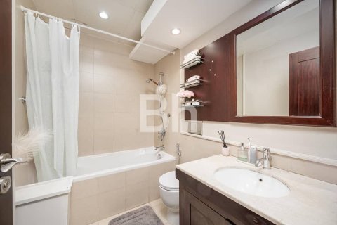 Apartment in The Views, Dubai 3 bedrooms, 183 sq.m. № 56824 - photo 10