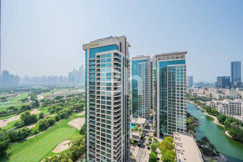 Apartment in The Views, Dubai 3 bedrooms, 183 sq.m. № 56824 - photo 1