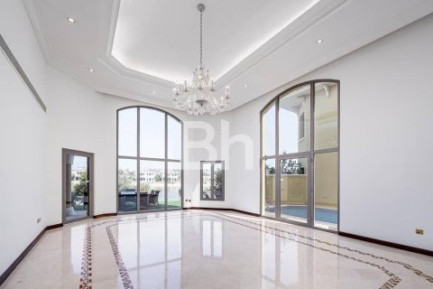 Villa in Palm Jumeirah, Dubai 4 bedrooms, 465 sq.m. № 21611 - photo 3
