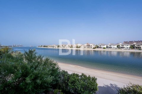 Villa in Palm Jumeirah, Dubai 4 bedrooms, 465 sq.m. № 21611 - photo 8