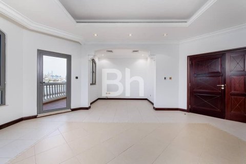 Villa in Palm Jumeirah, Dubai 4 bedrooms, 465 sq.m. № 21611 - photo 9