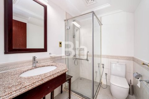 Villa in Palm Jumeirah, Dubai 4 bedrooms, 465 sq.m. № 21611 - photo 18