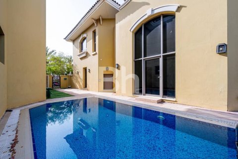 Villa in Palm Jumeirah, Dubai 4 bedrooms, 465 sq.m. № 21611 - photo 27