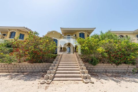 Villa in Palm Jumeirah, Dubai 4 bedrooms, 465 sq.m. № 21611 - photo 7