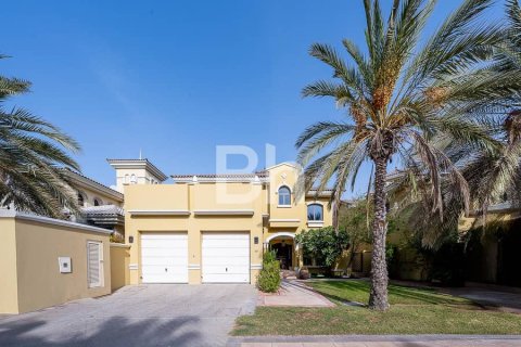 Villa in Palm Jumeirah, Dubai 4 bedrooms, 465 sq.m. № 21611 - photo 10